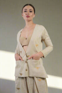 Women long sleeve front button honey bee embroidery blazer - Image 2