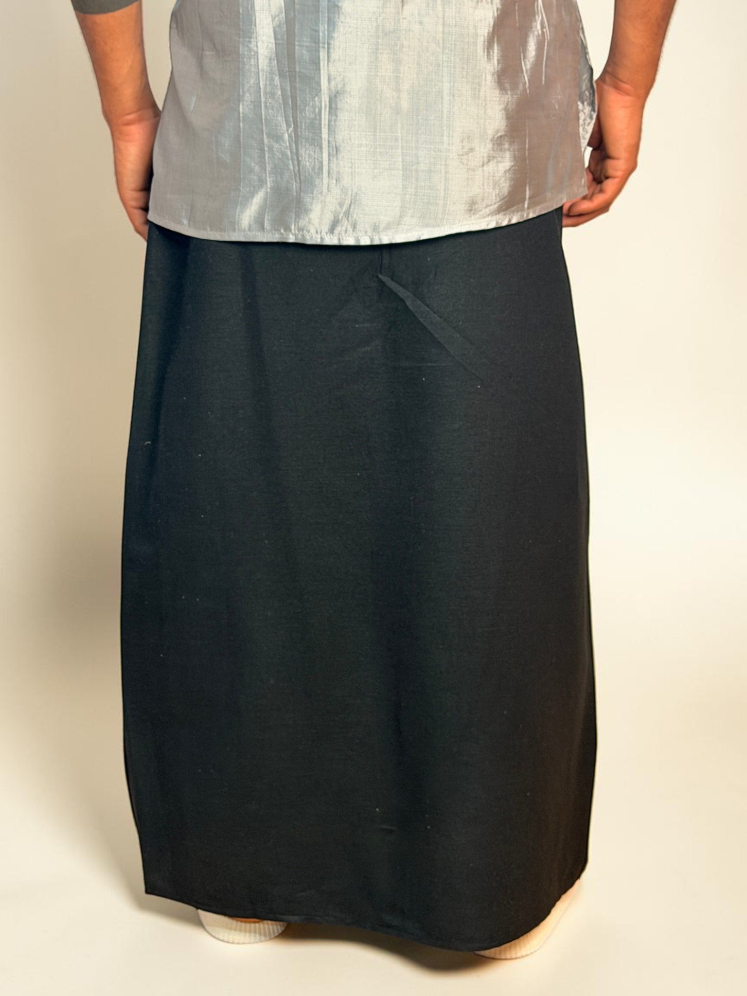 Men Black Color With Silver Zari Stripe Pajamalungi - Image 4