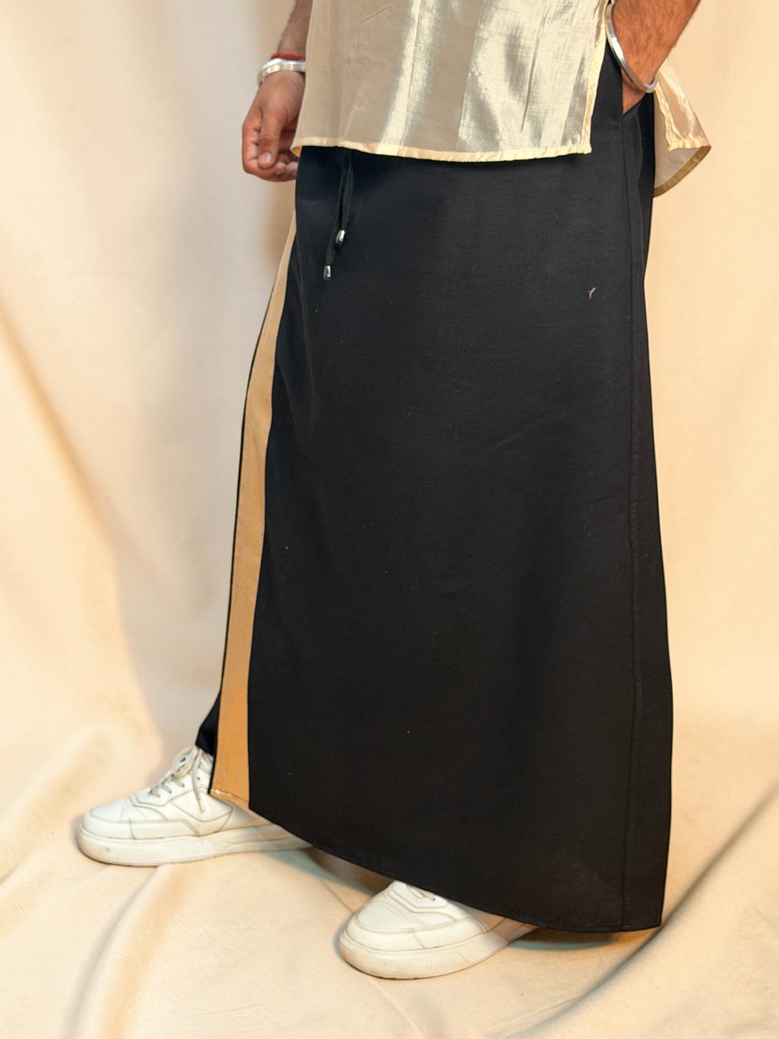 Men Black Color With Light Golden Zari Stripe Pajamalungi - Image 5