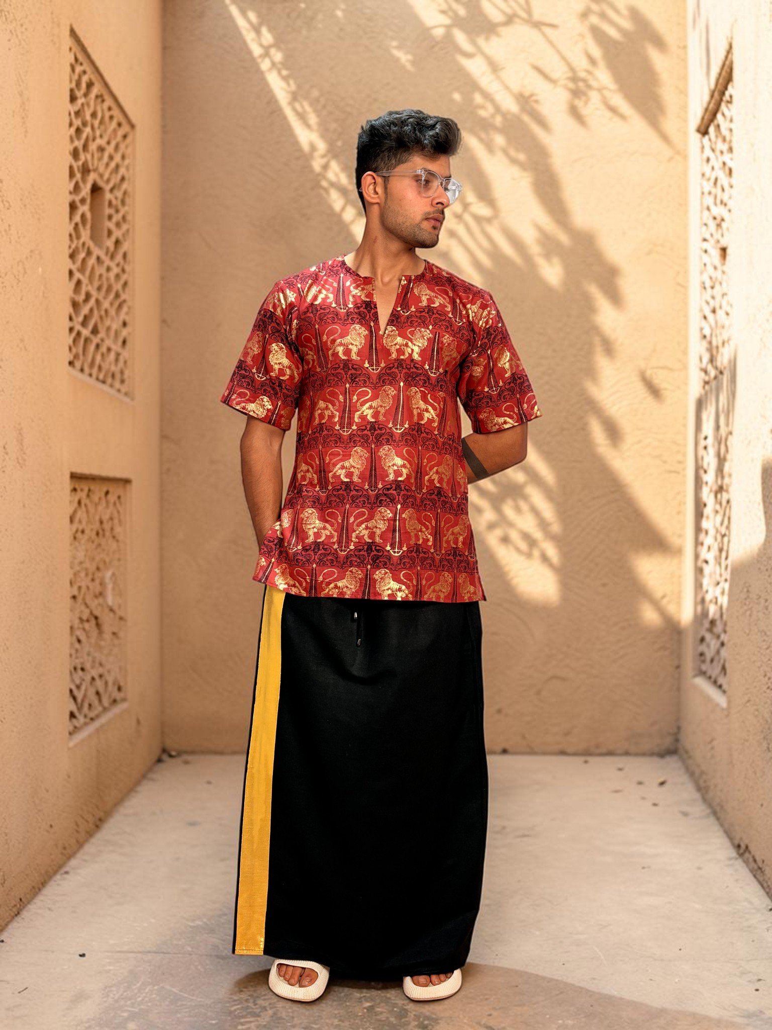 Men Black Color With Golden Zari Stripe Pajamalungi - Image 2