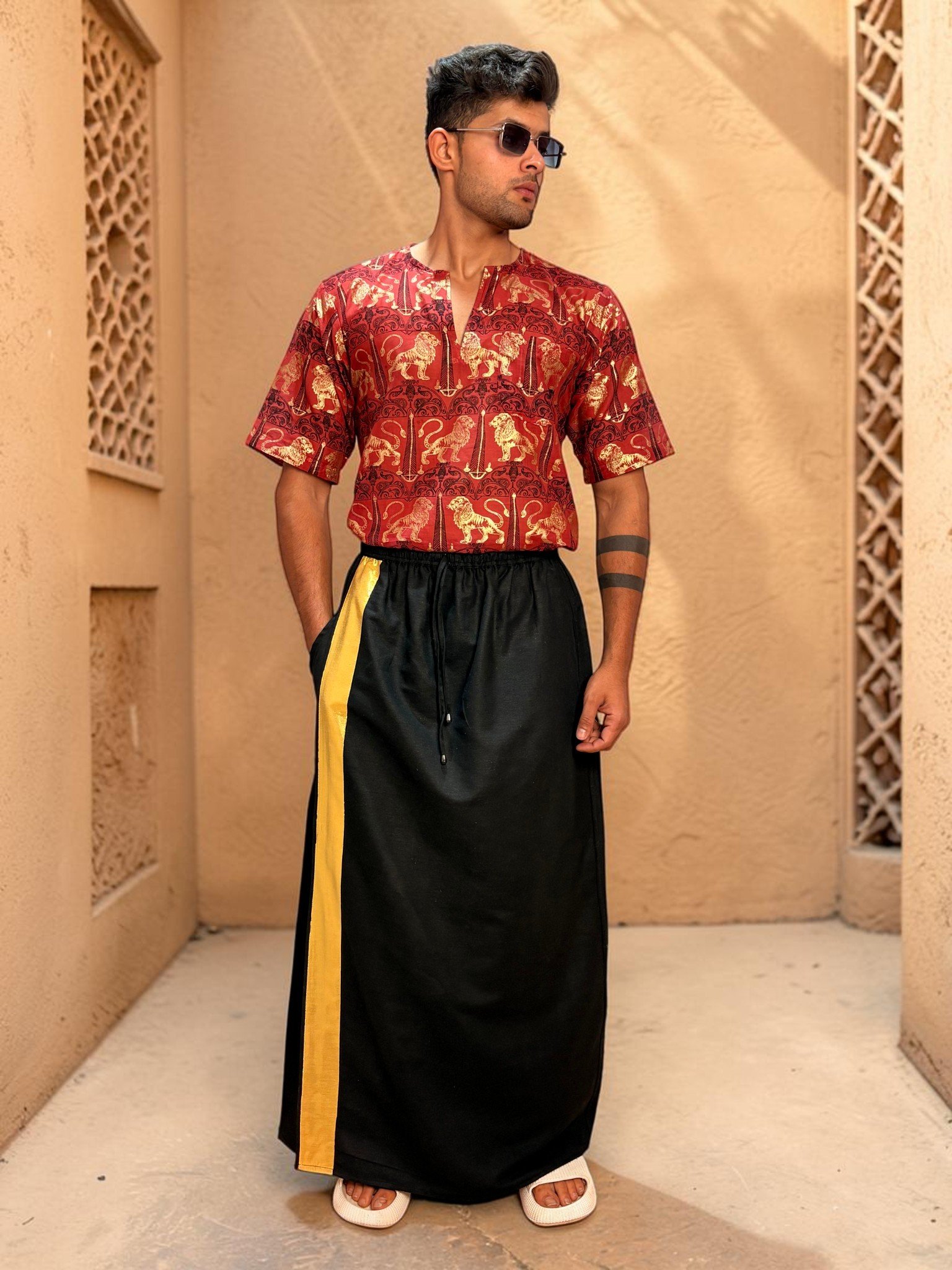 Men Black Color With Golden Zari Stripe Pajamalungi - Image 8