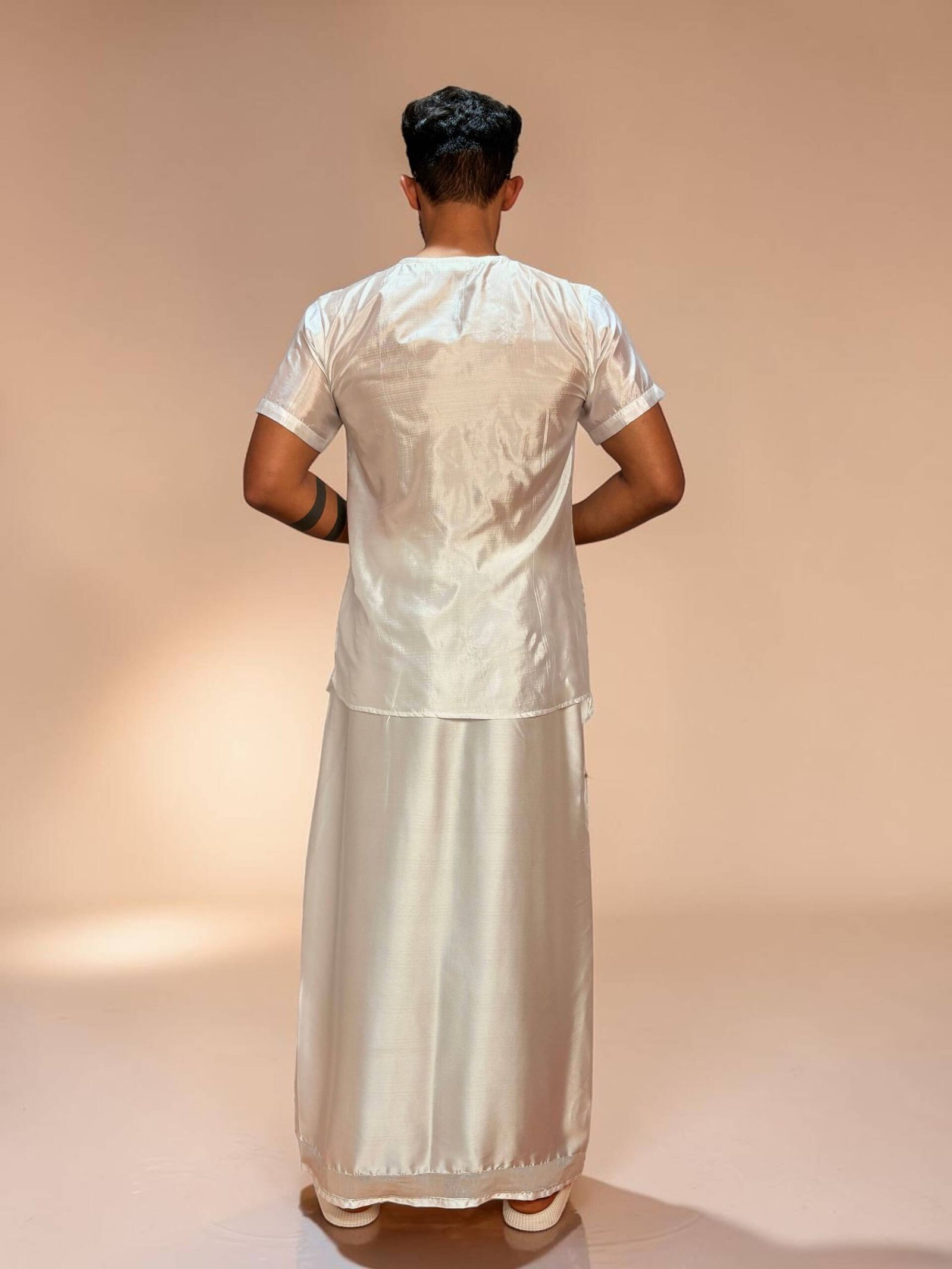 Men White Color With Silver Zari Stripe Pajamalungi - Image 6