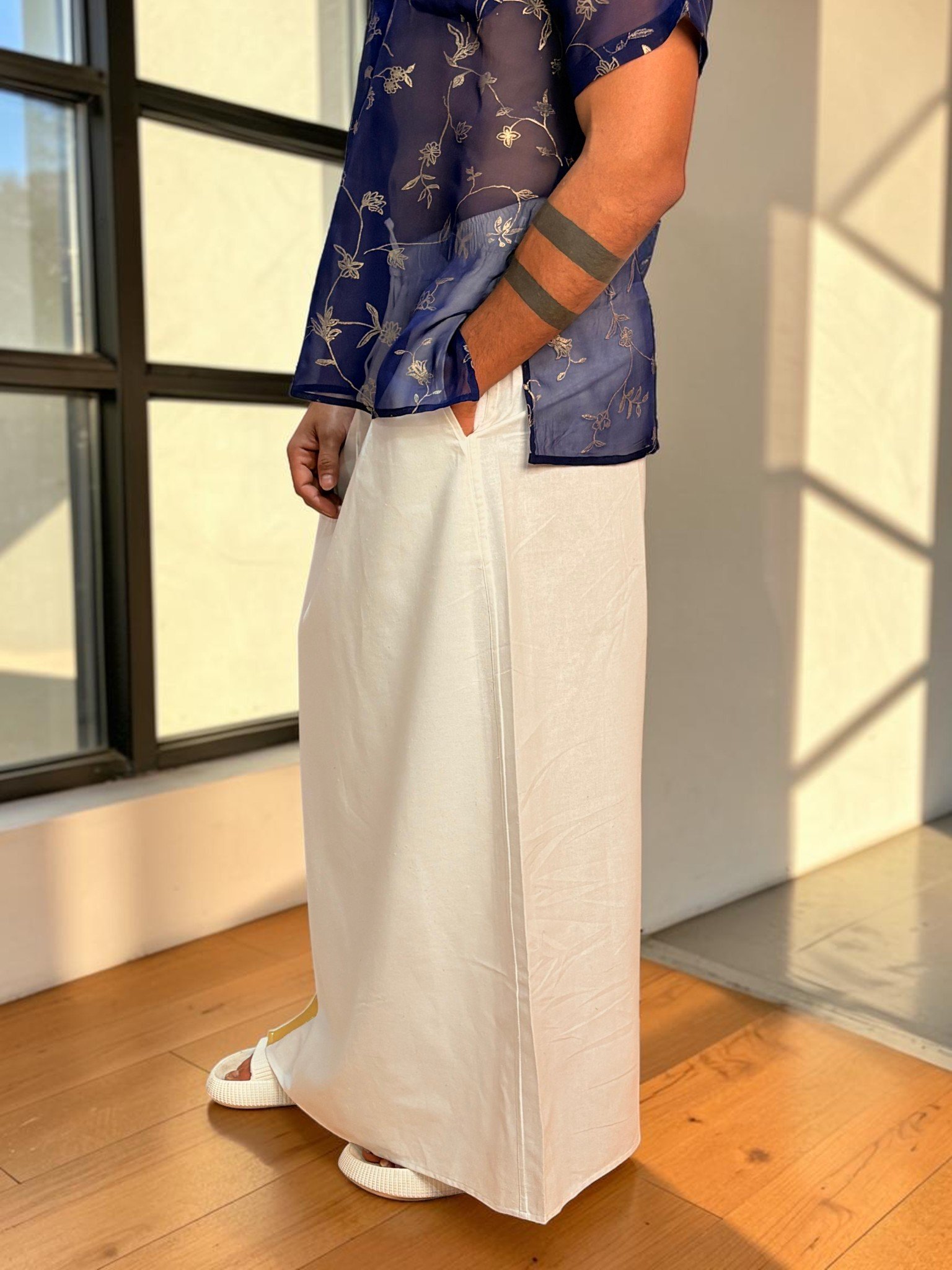 Men White Color With Golden Zari Stripe Pajamalungi - Image 5