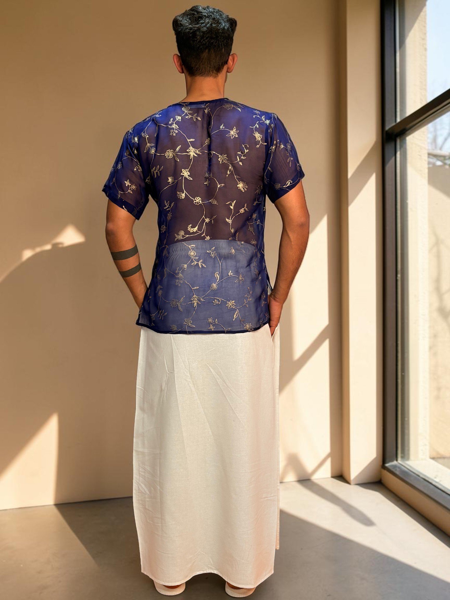 Men White Color With Golden Zari Stripe Pajamalungi - Image 7