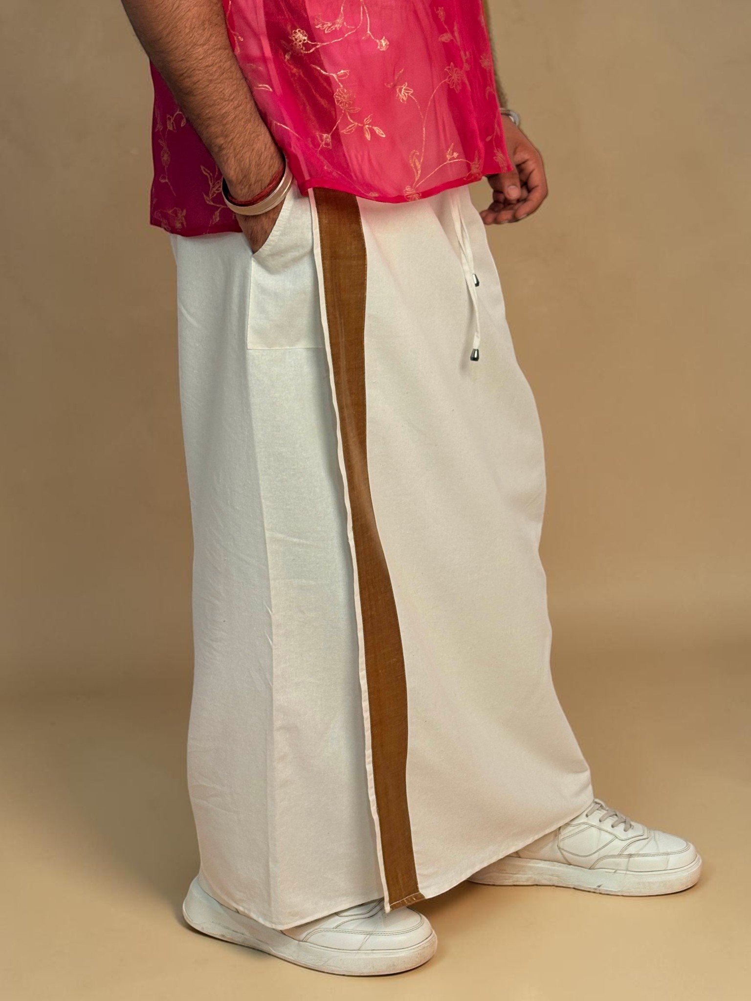 Men White Color With Copper Zari Stripe Pajamalungi - Image 5