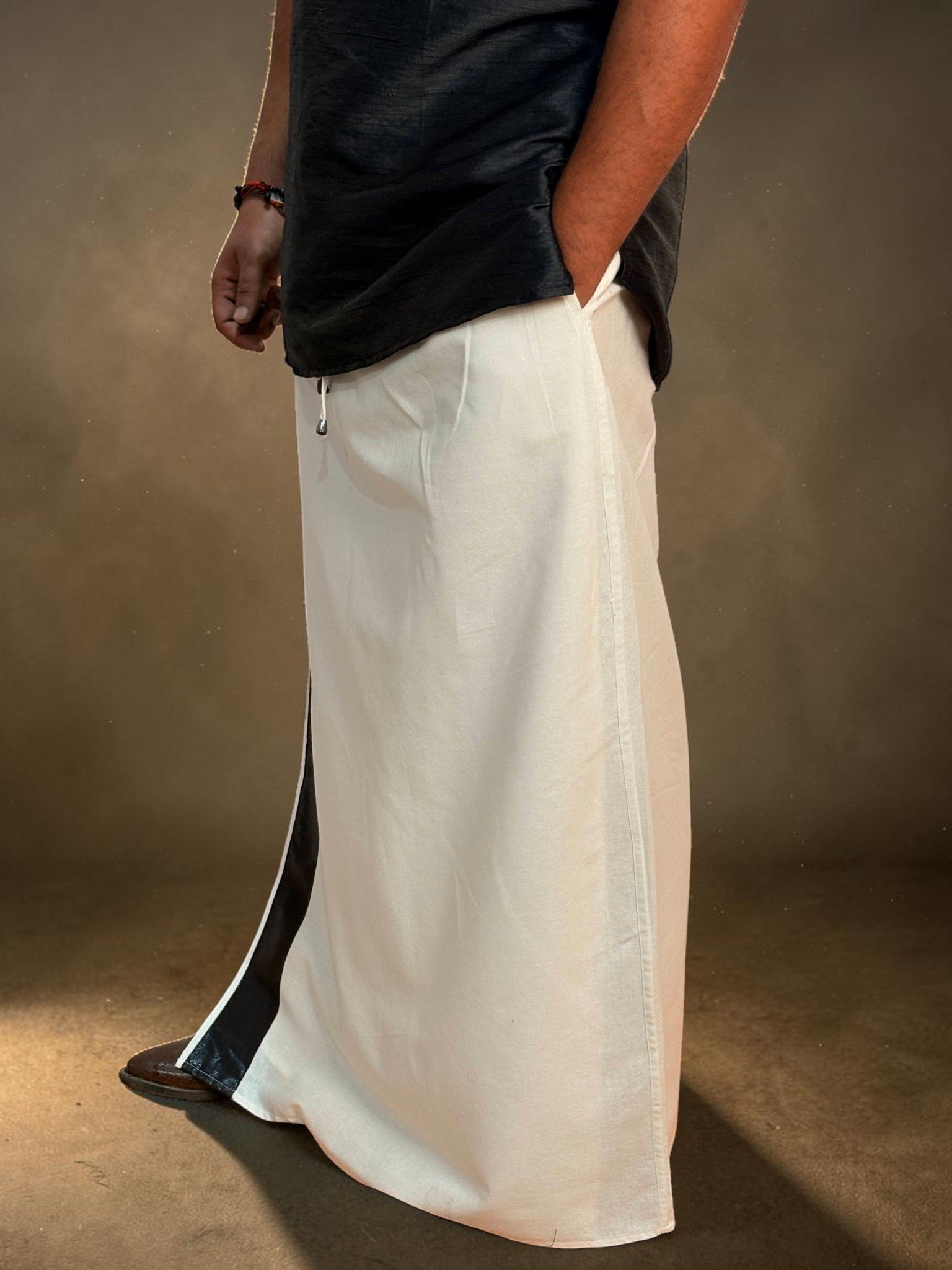 Men White Color With Black Zari Stripe Pajamalungi - Image 5