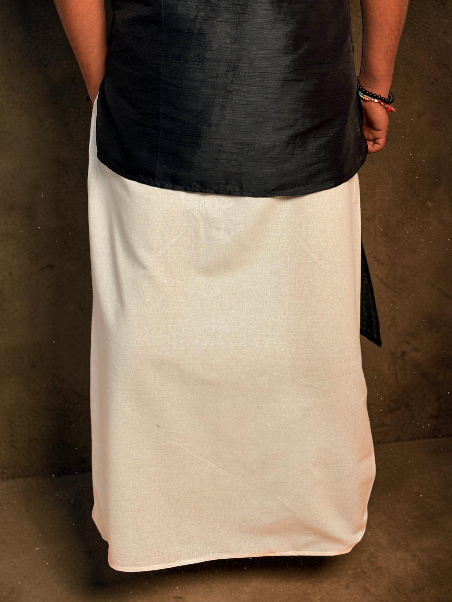 Men White Color With Black Zari Stripe Pajamalungi - Image 6