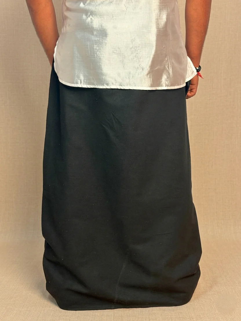 Men Black Color With Copper Zari Stripe Pajamalungi - Image 5