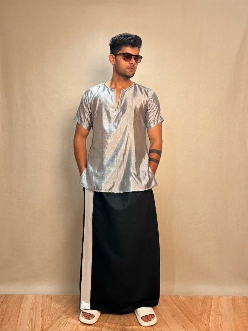 Men Black Color With Silver Zari Stripe Pajamalungi - Image 2