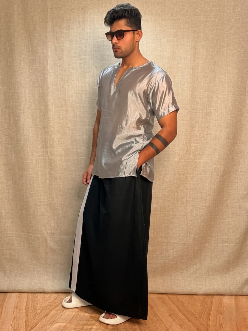 Men Black Color With Silver Zari Stripe Pajamalungi - Image 3