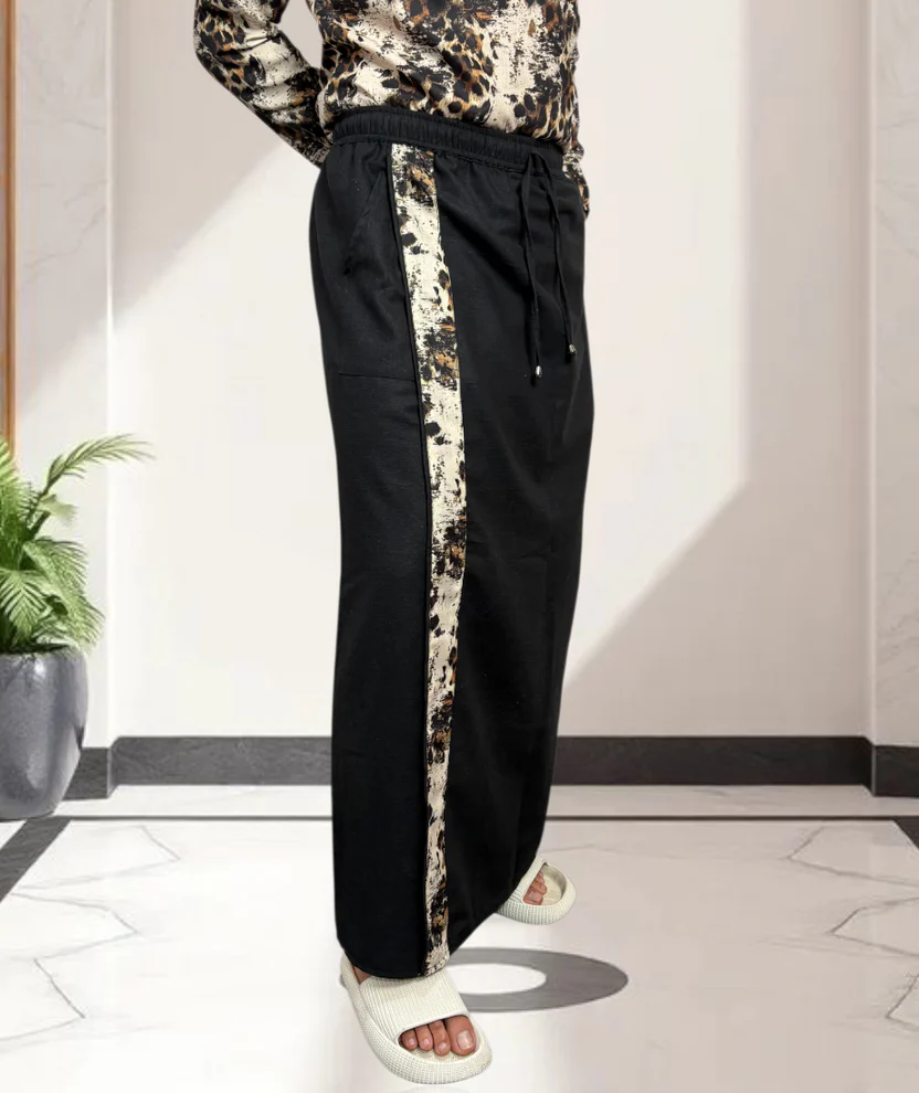 Men Black Color With Lepoard Elite Stripe Pajamalungi - Image 3