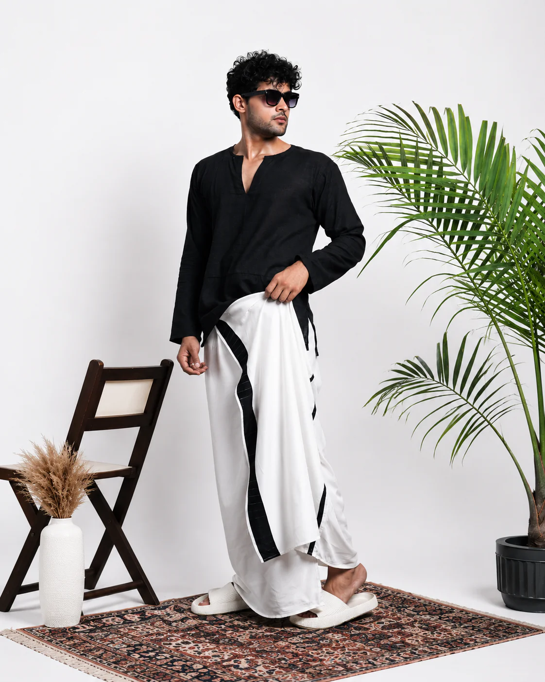 Men White Colour Pajamalungi With Black And Silver Zari Stripe Panel - Image 2