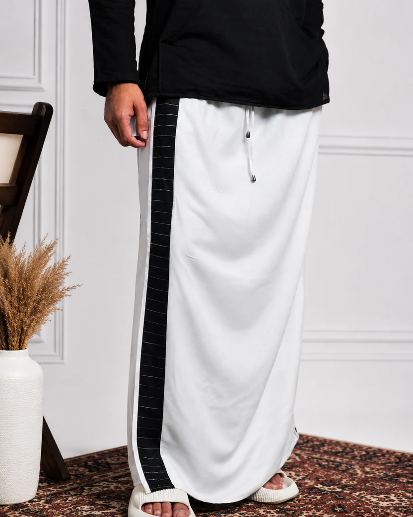 Men White Colour Pajamalungi With Black And Silver Zari Stripe Panel