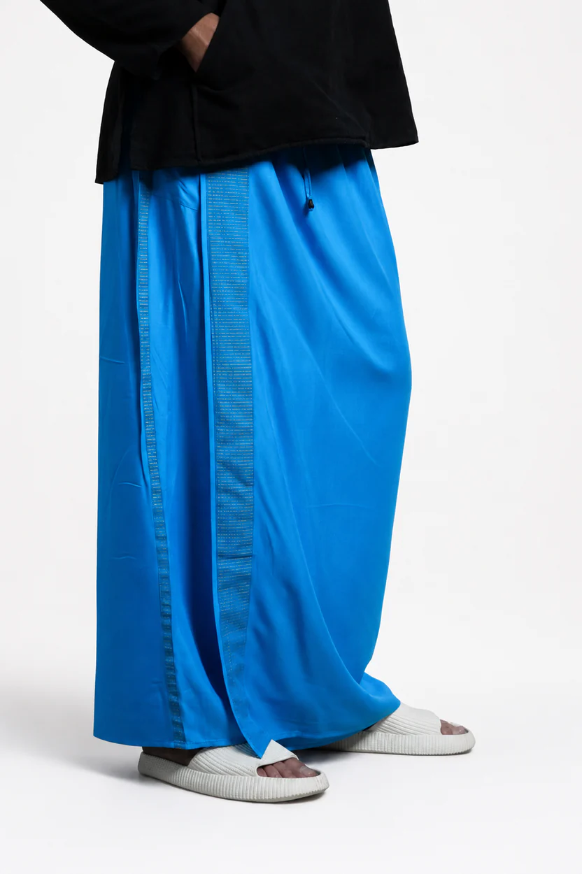 Men Blue Colour Pajamalungi With Blue And Gold Zari Stripe Panel - Image 3