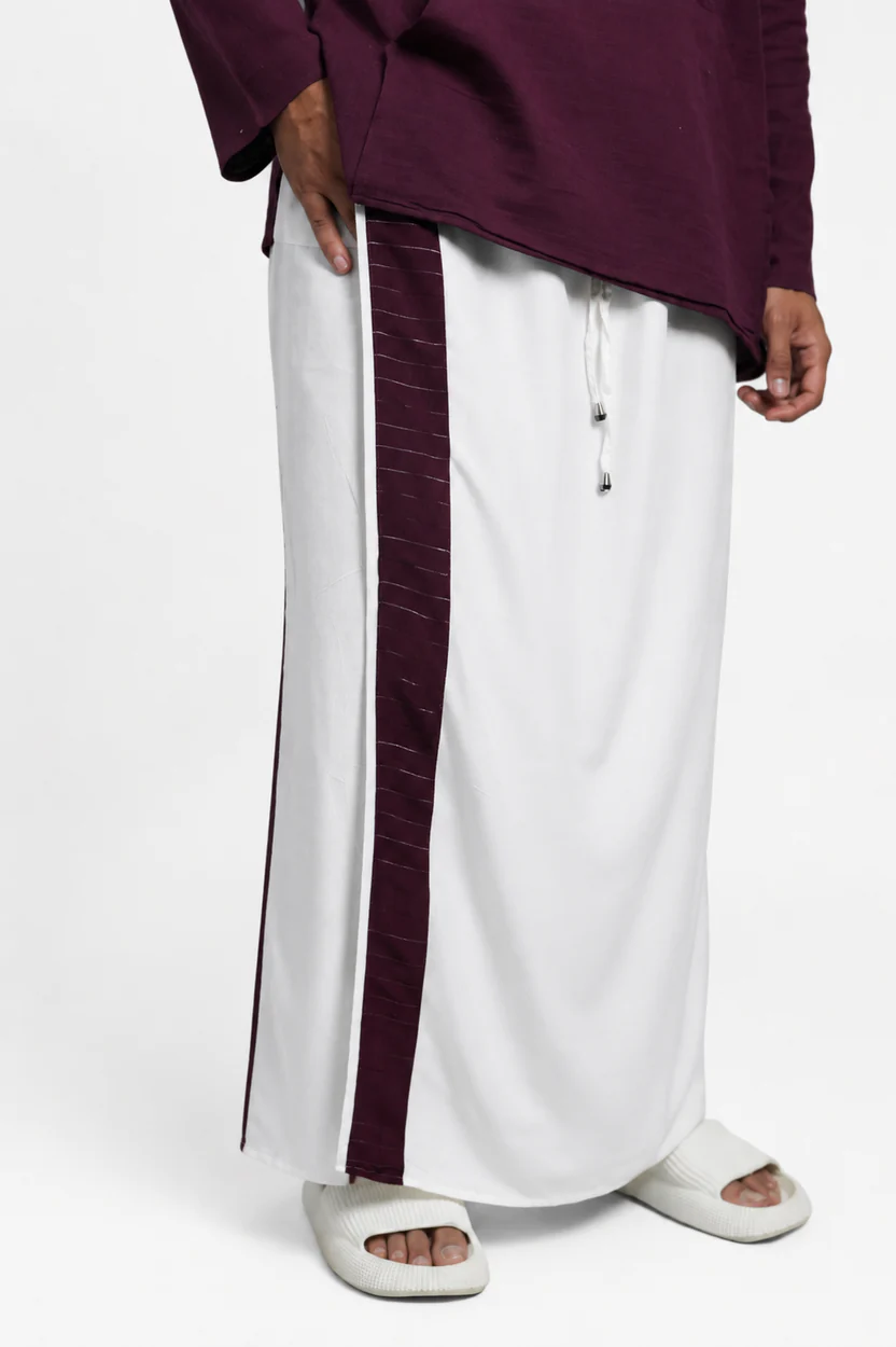 Men White Colour Pajamalungi With Wine / Silver Zari Stripe Panel - Image 3