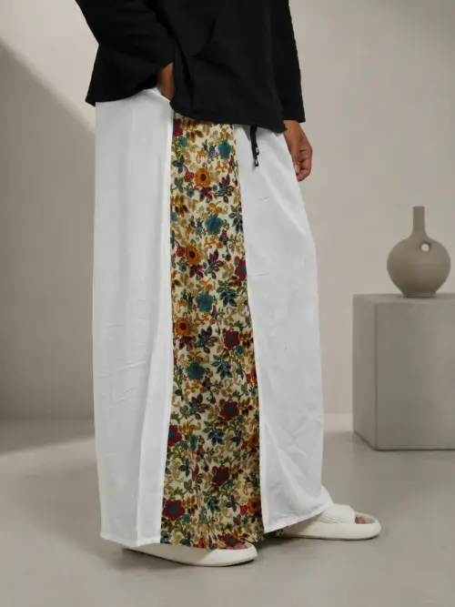 Men White Colour Pajamalungi With Floral Printed Panel