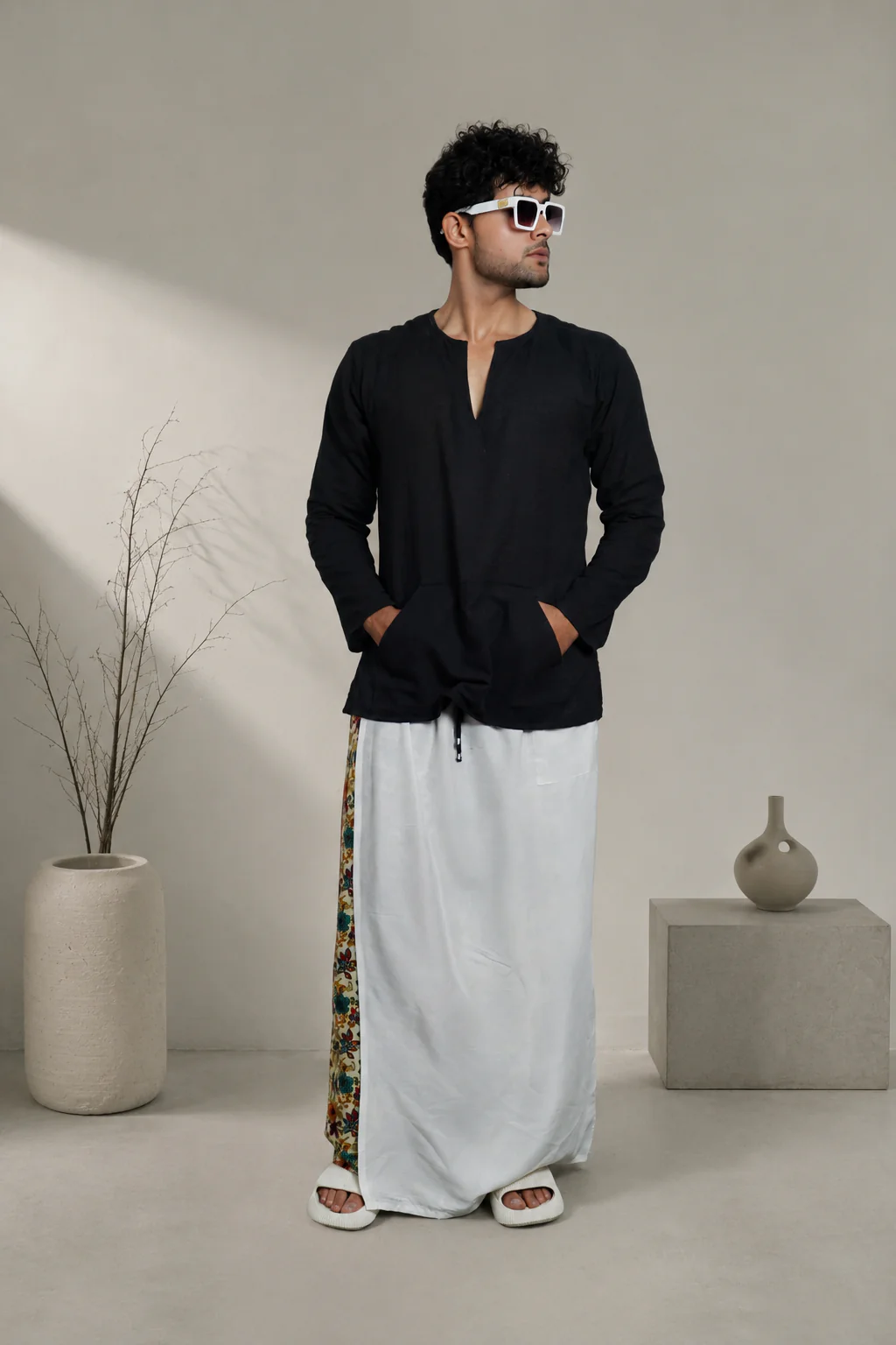 Men White Colour Pajamalungi With Floral Printed Panel - Image 2