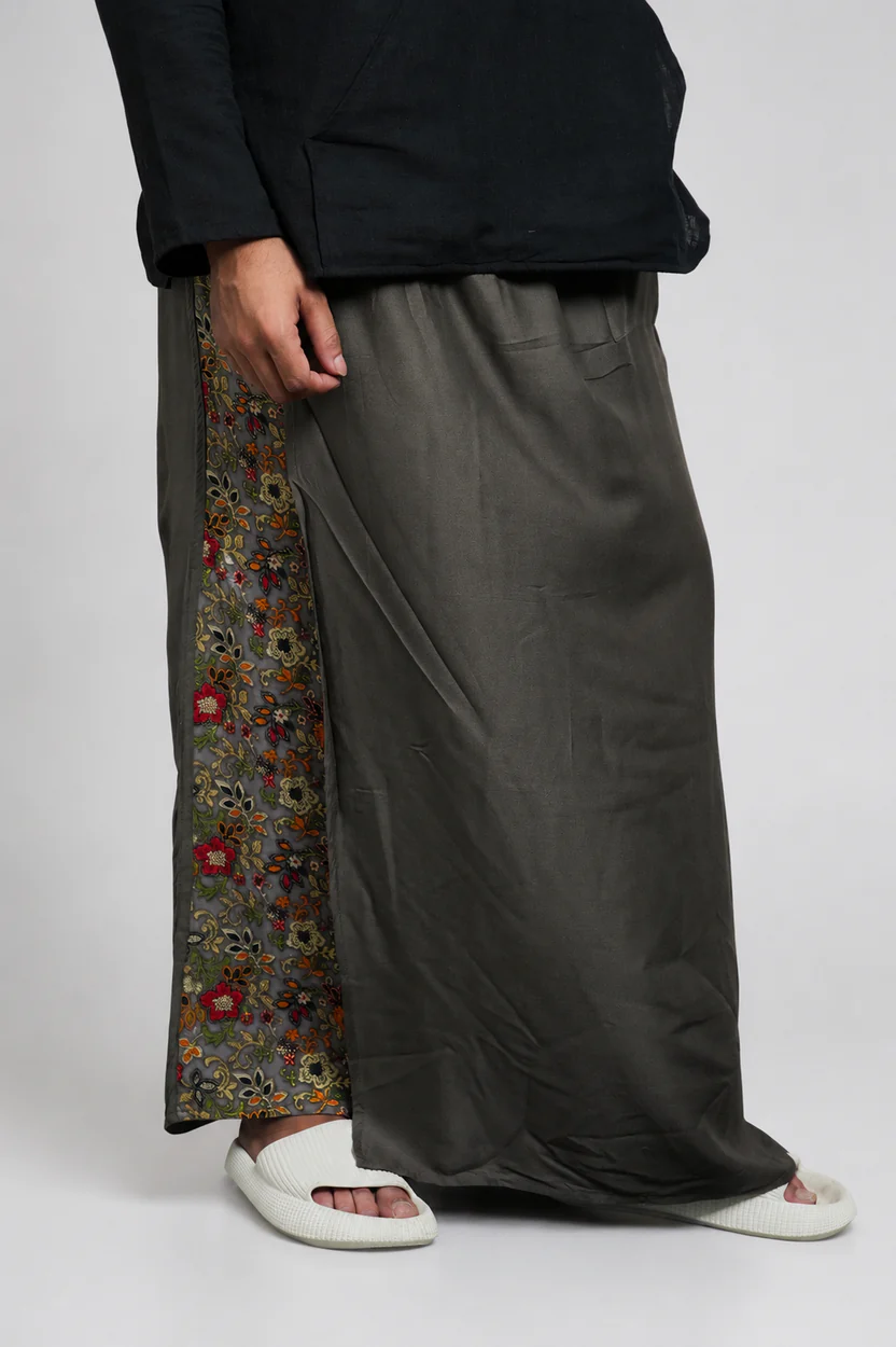 Men Mouse Colour Pajamalungi With Floral Printed Panel