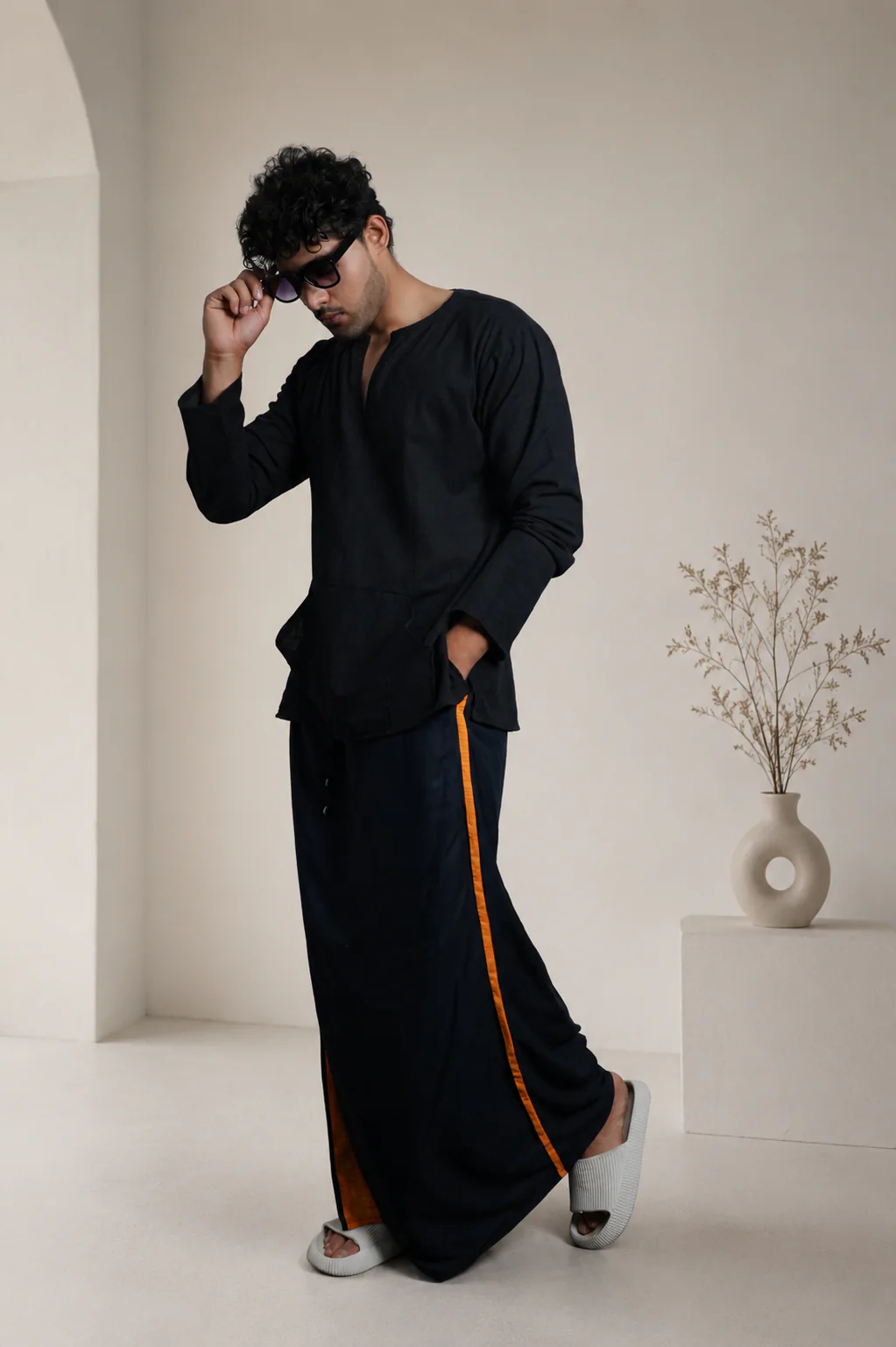 Men Black Colour Pajamalungi With Yellow Colour Textured Stripe Panel - Image 4