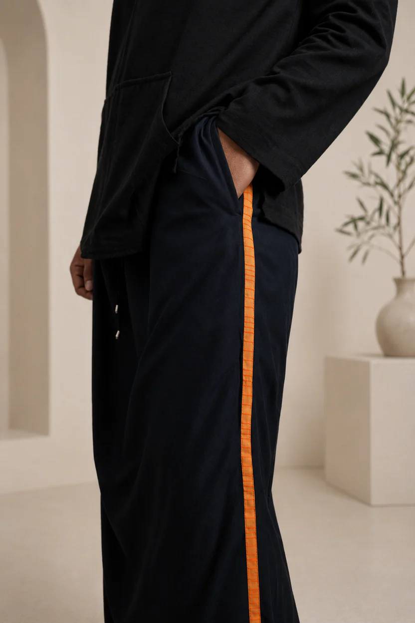 Men Black Colour Pajamalungi With Yellow Colour Textured Stripe Panel - Image 2