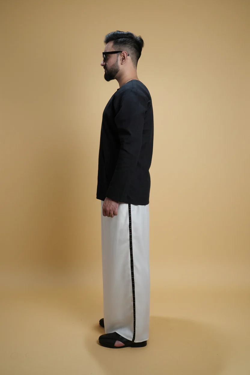 Men White Colour Pajamalungi With Black Stripe Panel - Image 4