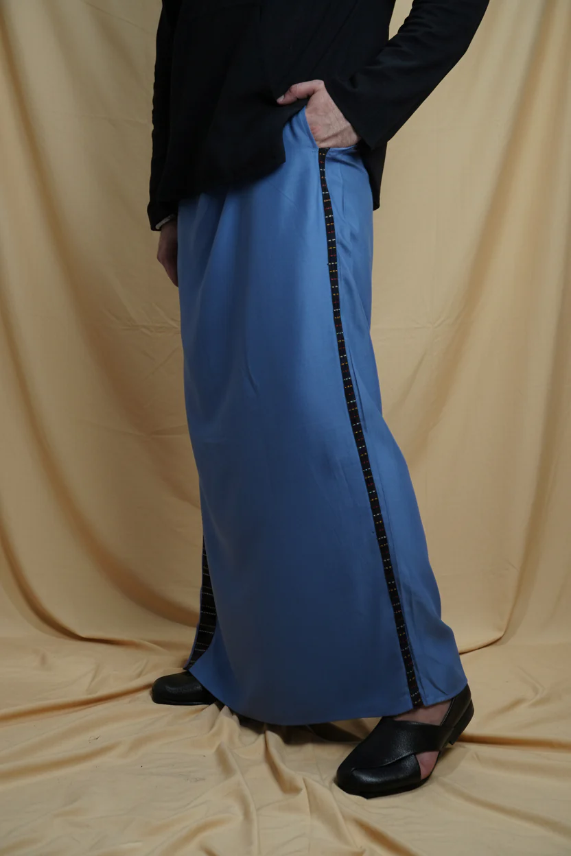Men Grey Colour Pajamalungi With Black Stripe Panel - Image 8