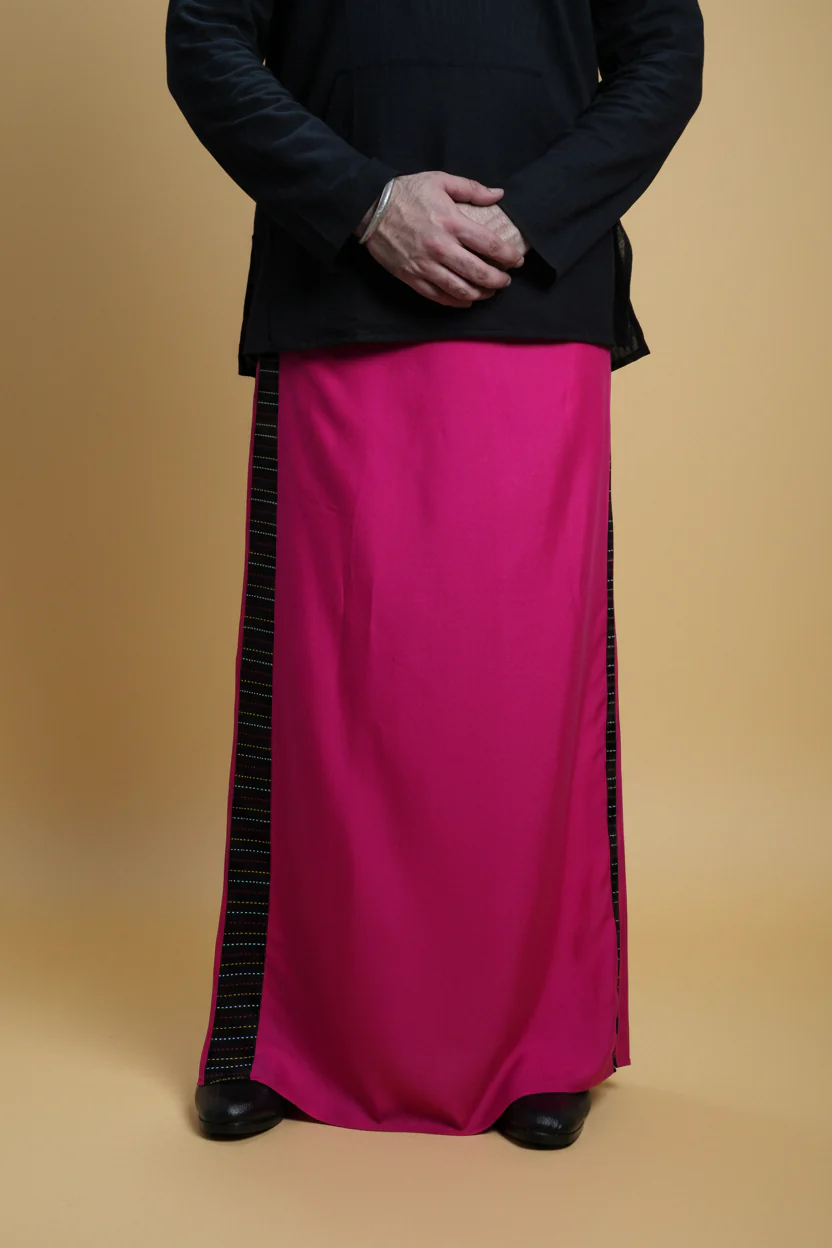 Men Pink Colour Pajamalungi With Black Stripe Panel - Image 9