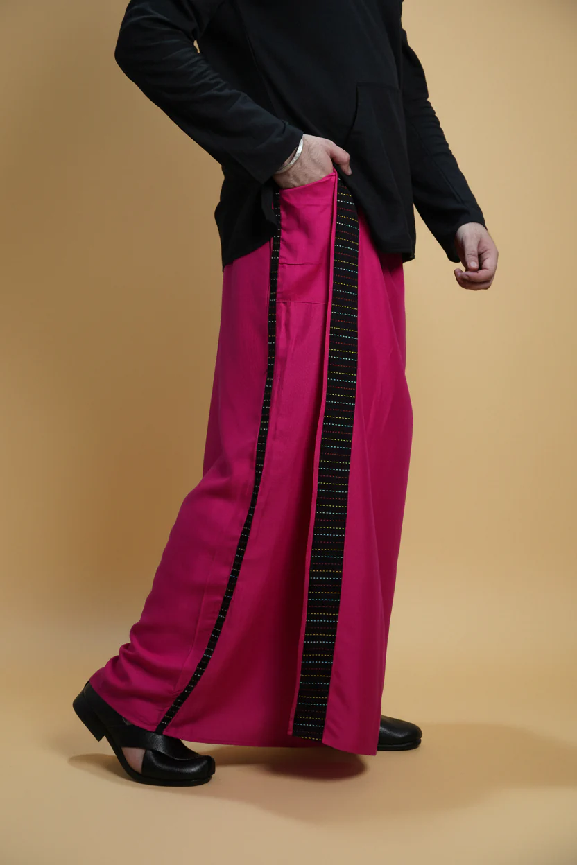 Men Pink Colour Pajamalungi With Black Stripe Panel - Image 5