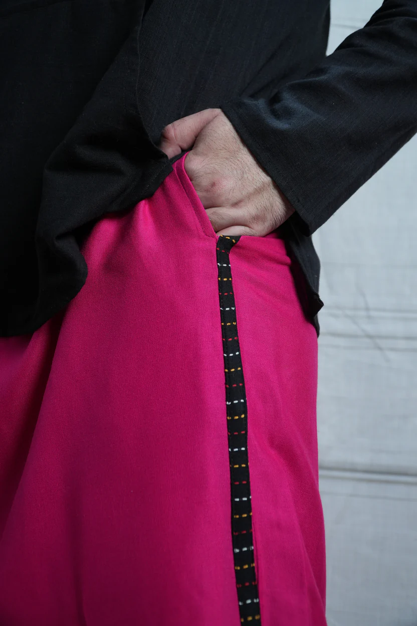 Men Pink Colour Pajamalungi With Black Stripe Panel - Image 12