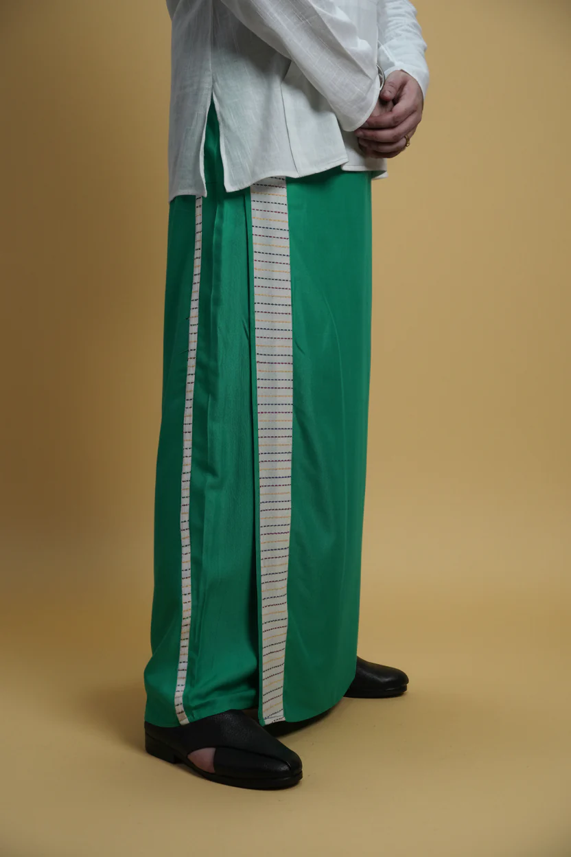 Men Green Colour Pajamalungi With White Stripe Panel - Image 4
