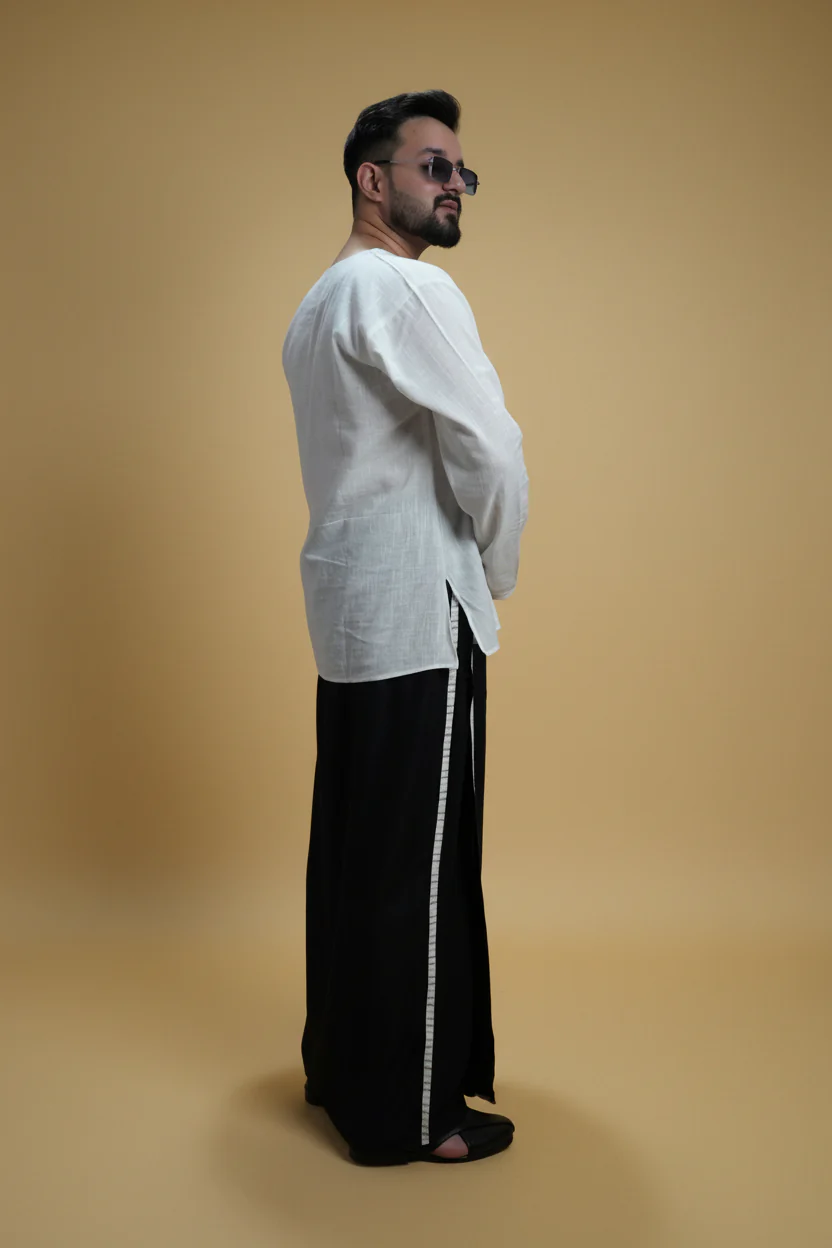 Men Black Colour Pajamalungi With White Stripe Panel - Image 6