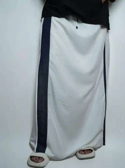 Men White Colour Pajamalungi With Navy And Gold Zari Stripe Panel