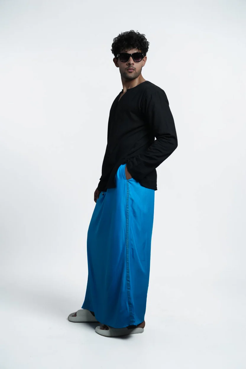 Men Blue Colour Pajamalungi With Blue And Gold Zari Stripe Panel - Image 6