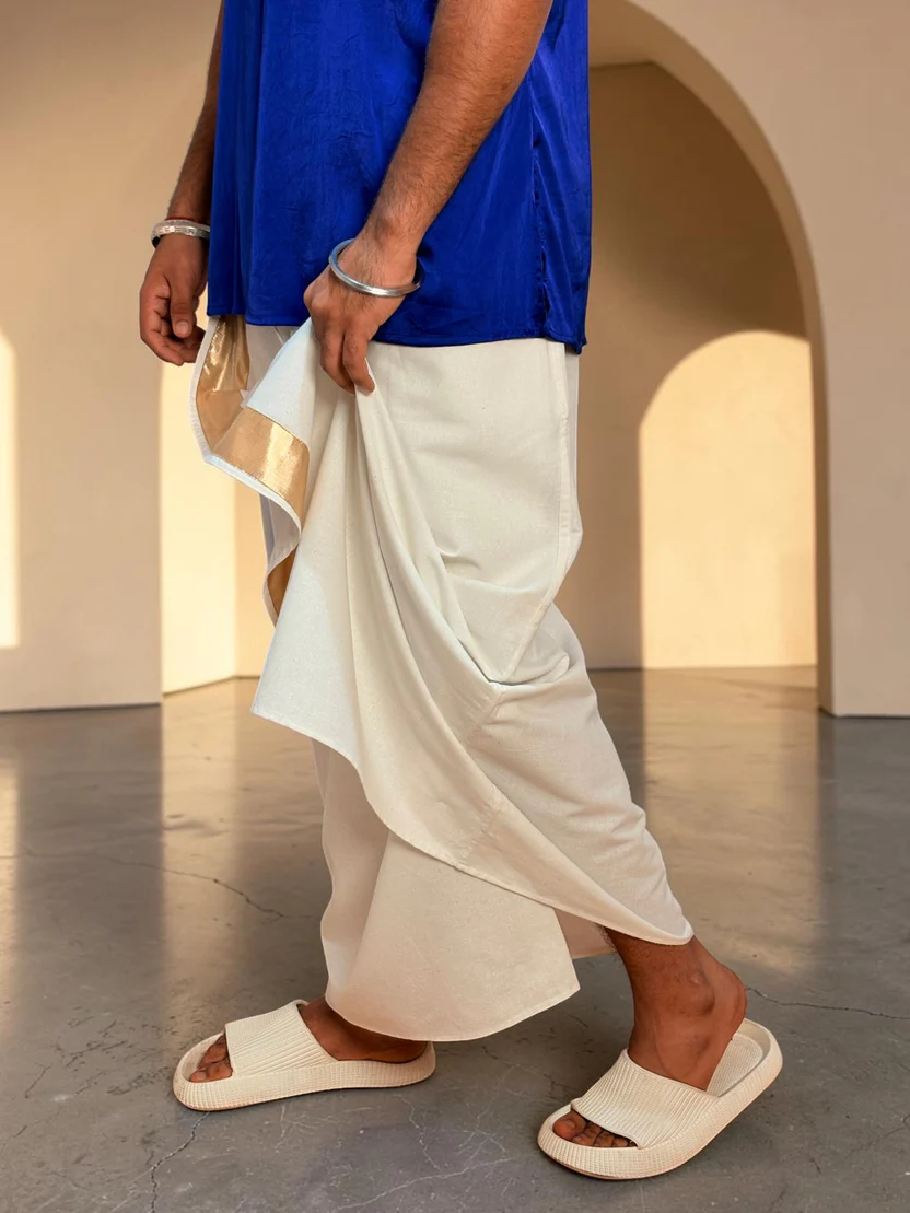Men White Color With Light Golden Zari Stripe Pajamalungi - Image 6