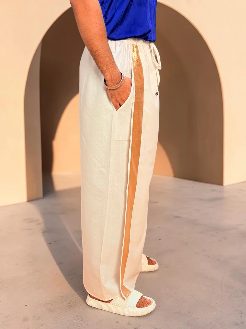 Men White Color With Light Golden Zari Stripe Pajamalungi - Image 5